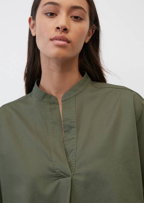 Blusa estilo túnica holgada con escote en pico M454 en vista detallada