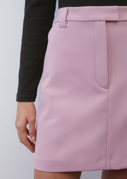 Kurzer Rock im Tailored-Stil M669 in Detailansicht