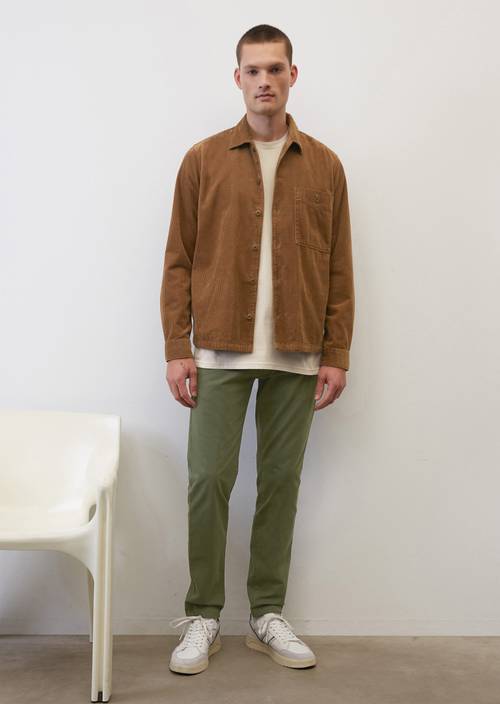 STIG shaped chinos M484 in front view