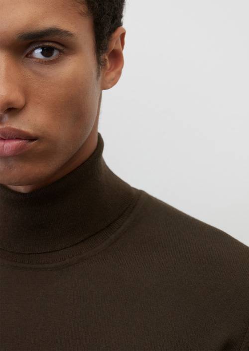 Jersey de corte normal con cuello vuelto M791 en vista detallada