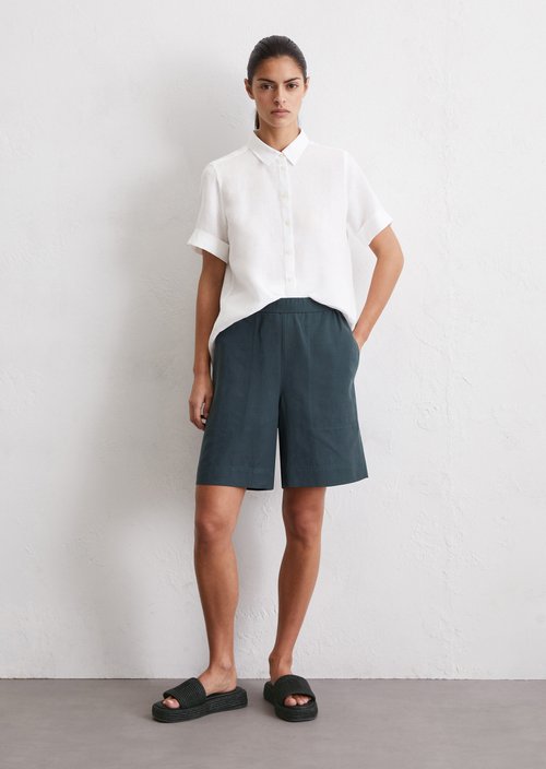 Regular short-sleeved linen blouse — White