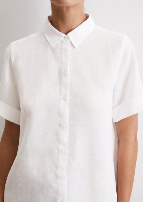 Regular short-sleeved linen blouse — White