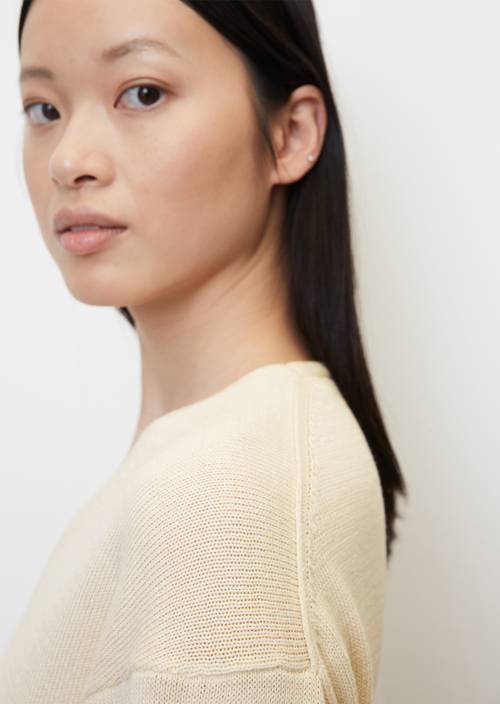 Pull-over à encolure en V en fine maille M159 en vue détaillée