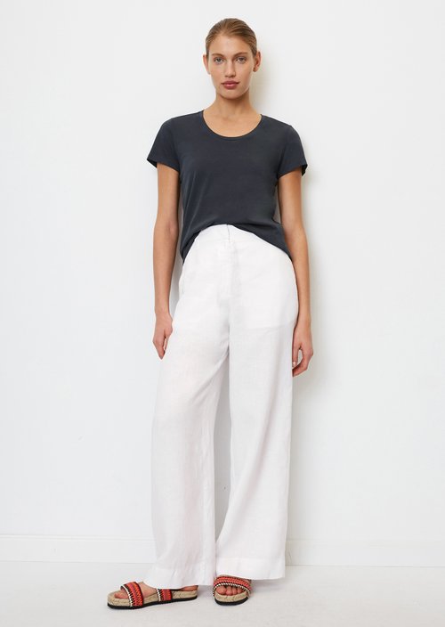 T-shirt in a relaxed fit — M899