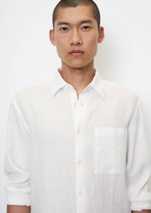 Long sleeve shirt in a regular fit M100 in detail view