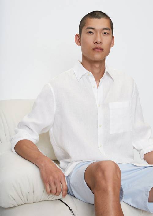 Long sleeve shirt in a regular fit M100 in front view