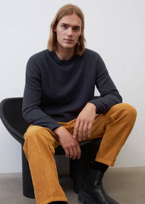 Lambswool round neck jumper, regular fit M898 in front view