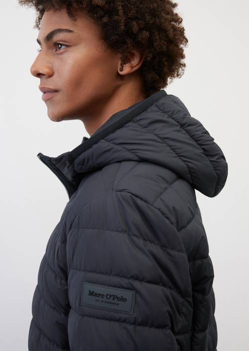 Veste matelassée légère à capuche M898 en vue détaillée