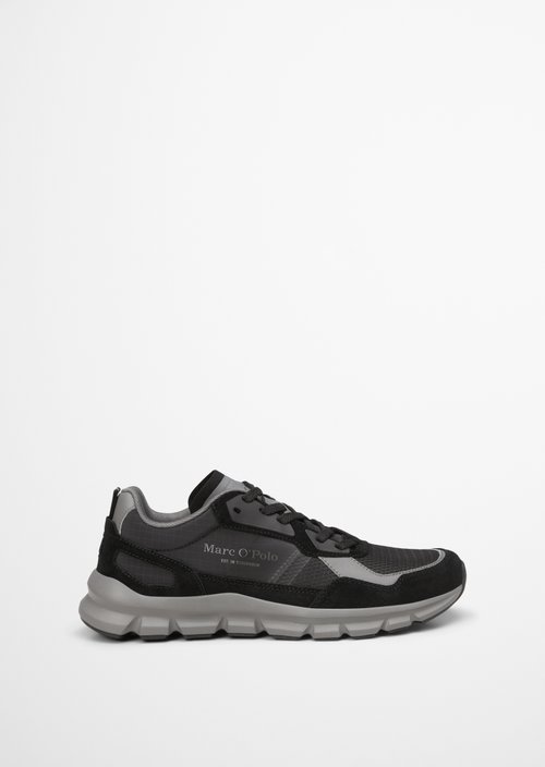 Sneaker — M974