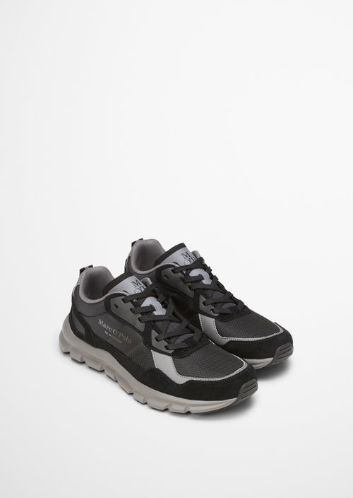 Sneaker — M974