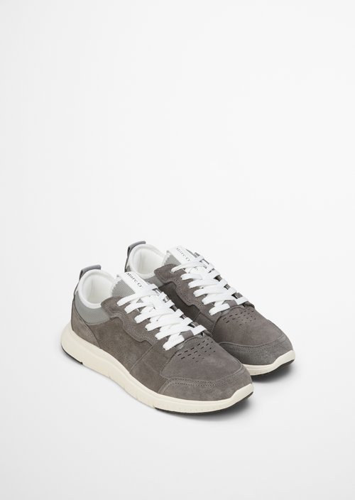 Sneaker — M972