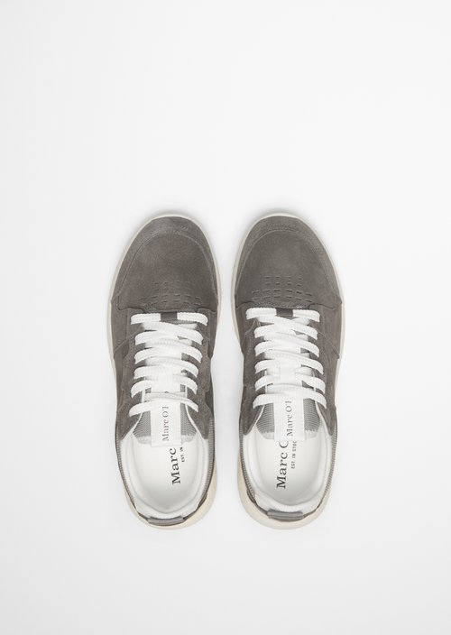 Sneaker — M972