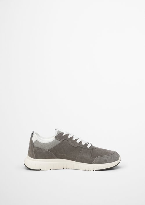 Sneaker — M972