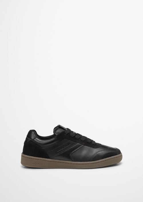 Sneaker — Black