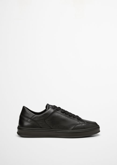 Sneaker — Black