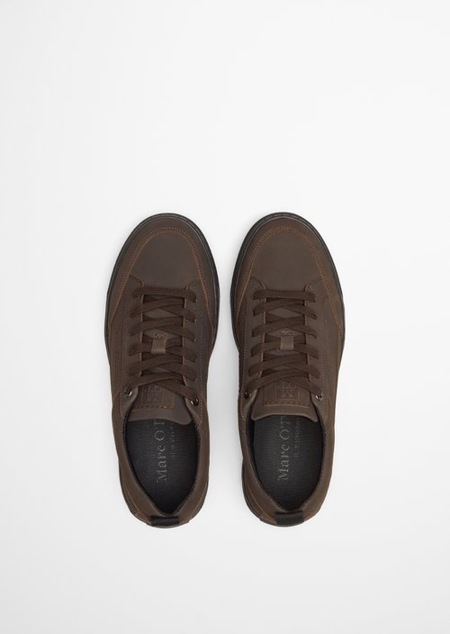 Sneaker — Dark brown