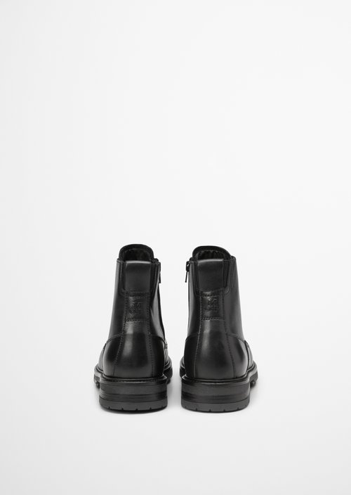 Lace-up boots — Black