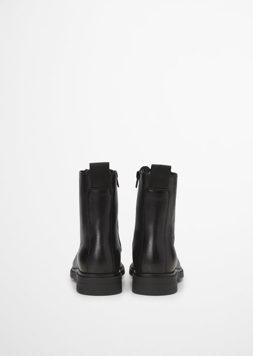 Lace-up boots — Black