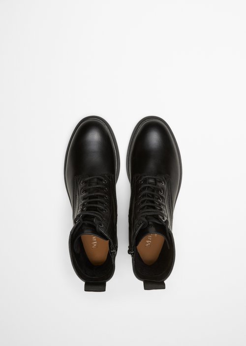 Lace-up boots — Black