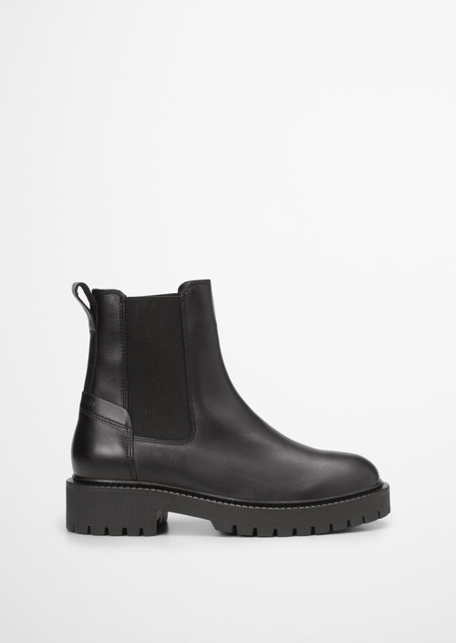Chelsea boot model Phia — Black