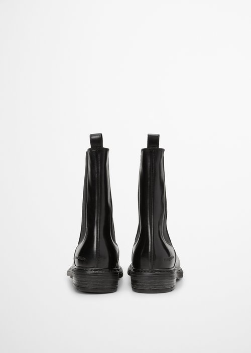 Chelsea boot — Black