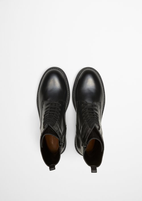 Lace-up boots — Black