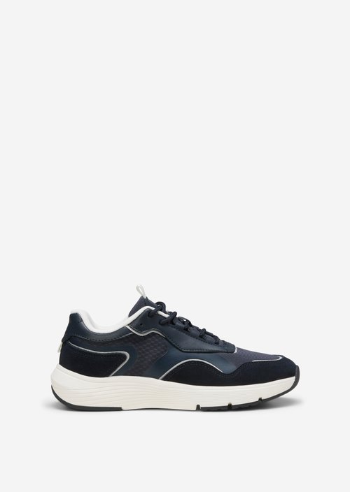 Sneaker — M890