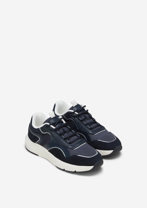 Sneaker — M890