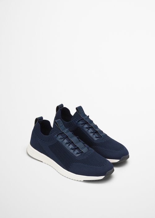 Sneaker — M890