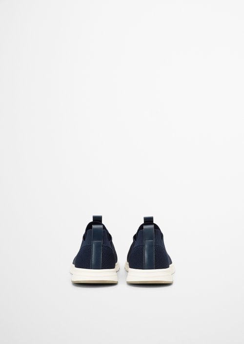 Sneaker — M890