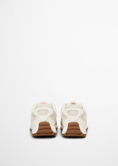 Sneaker — M106