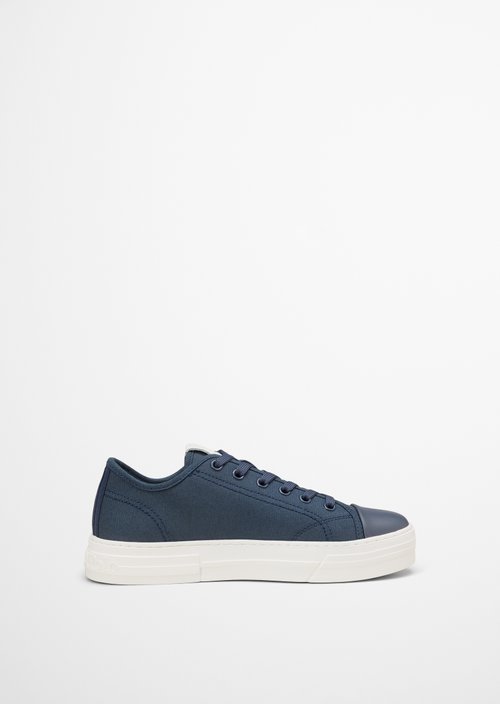Sneaker — M890