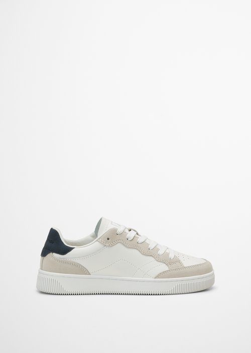 Sneaker — M182