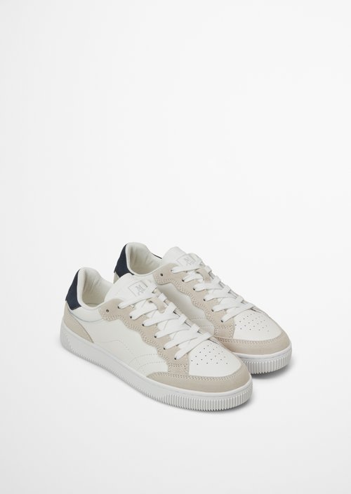 Sneaker — M182