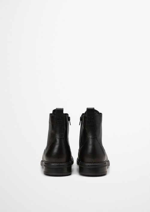 Lace-up boots — Black