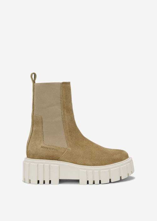 Platform boots M715 right shoe outer view