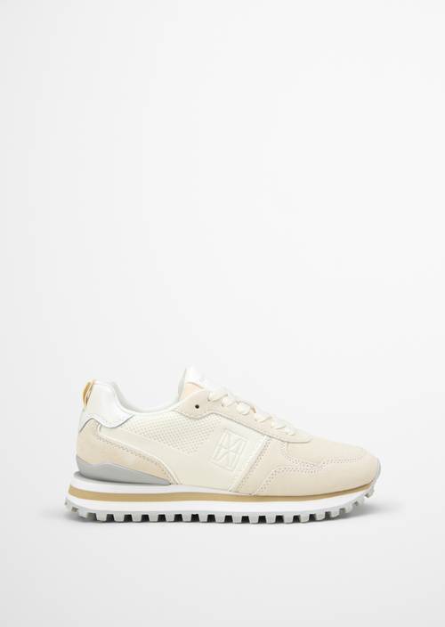 Sneaker model Bjorna raw cream right shoe outer view