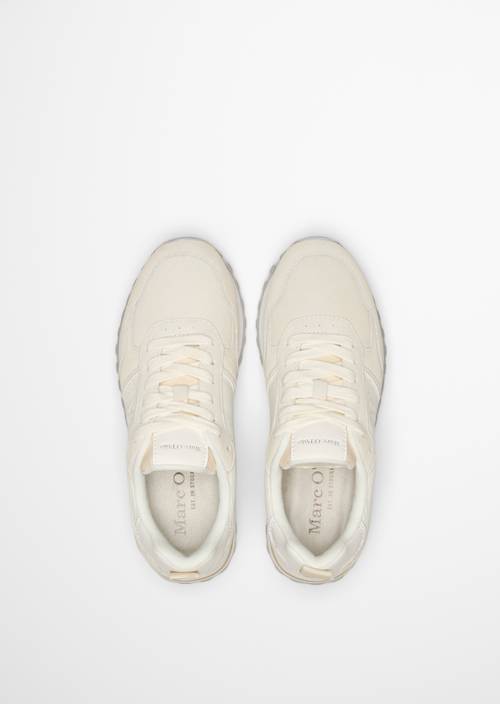 Sneaker model Bjorna raw cream in top view