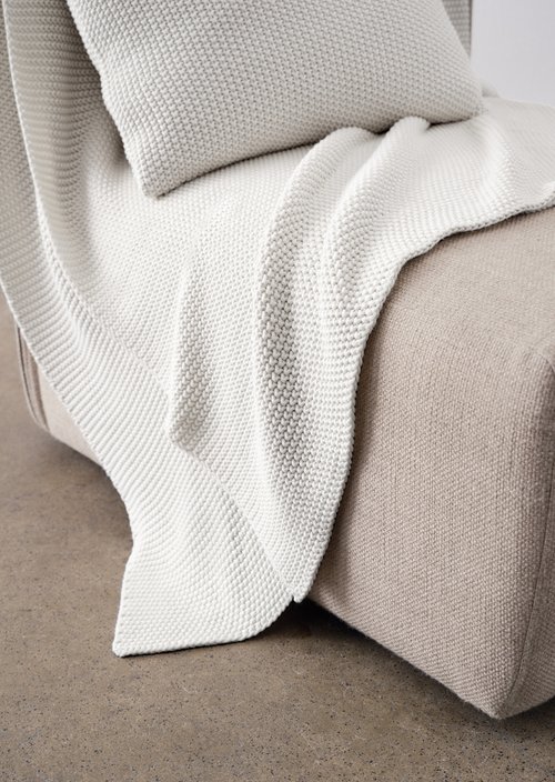 Plaid Model Nordic Knit — Off White