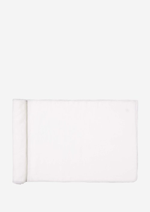Table runner model Valka — White