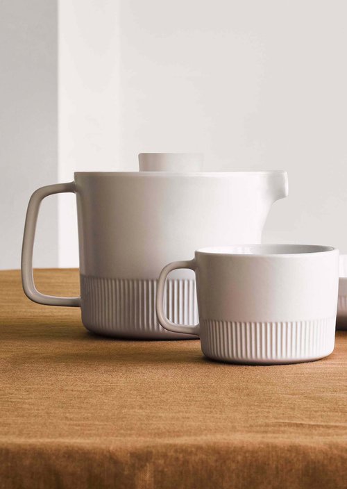 Teapot Model Moments — Chalk white