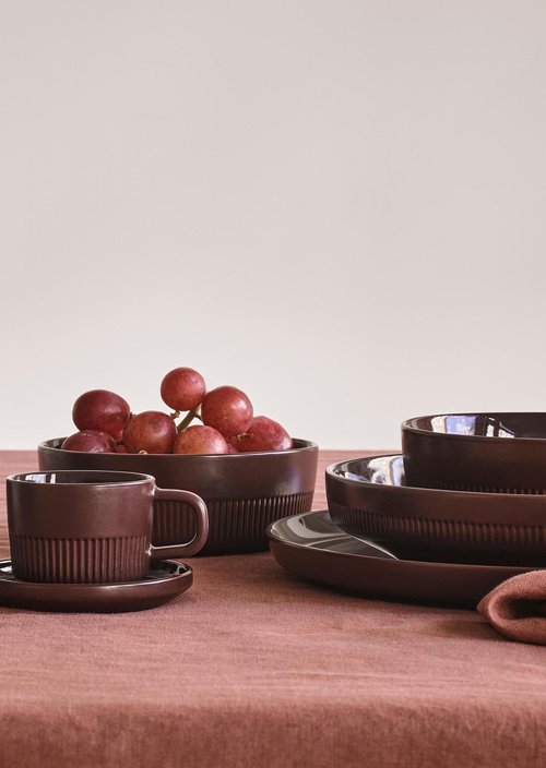 Porcelain plate Model Moments — Earth Brown