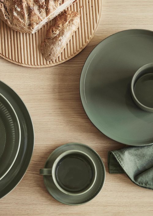 Mug Model Moments — Olive Green