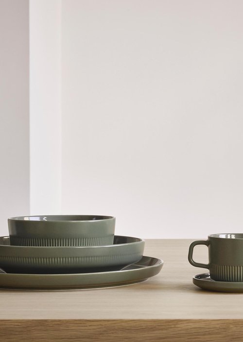 Porcelain plate Model Moments — Olive Green