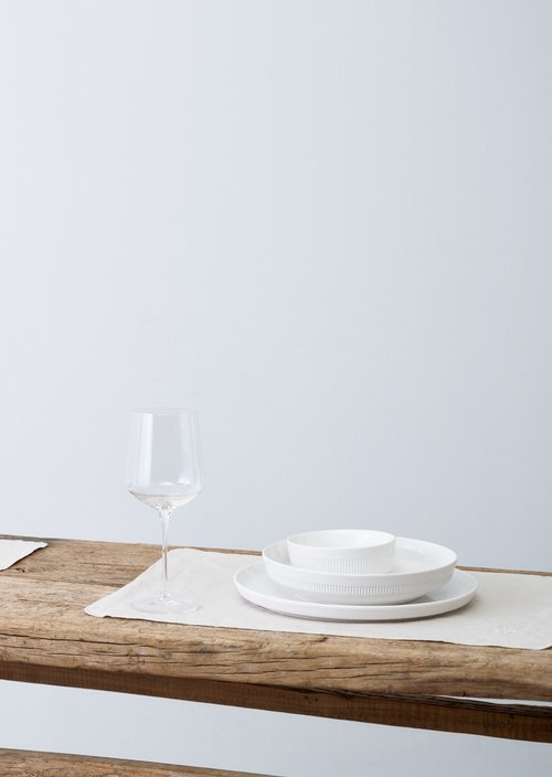 Model Moments white wine glass — Transparent