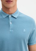 Piqué shaped polo shirt made of organic stretch cotton