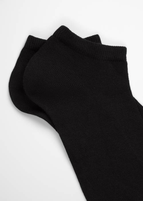 Sneakersokken black in schuine bovenaanzicht