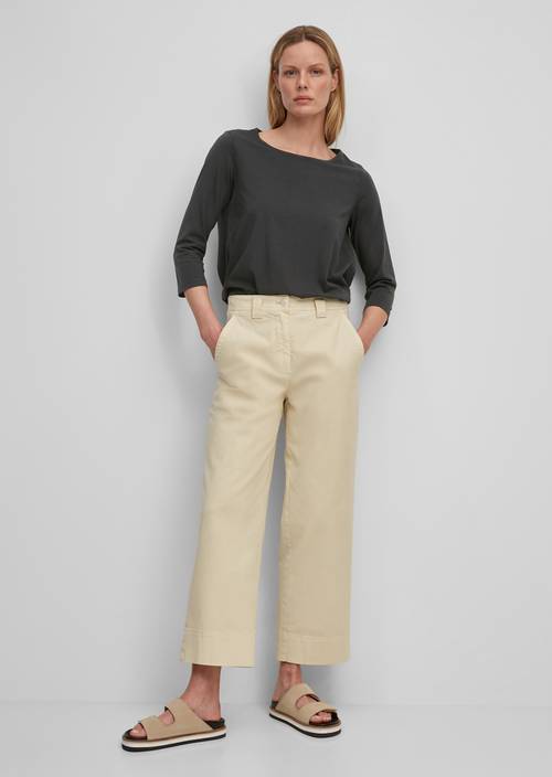 T-shirt dusty black in front view