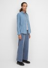 Blouse made of velvety corduroy fabric - blue | Long-sleeve