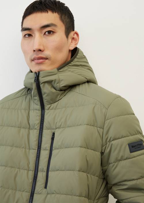 Veste matelassée à capuche olive en vue détaillée